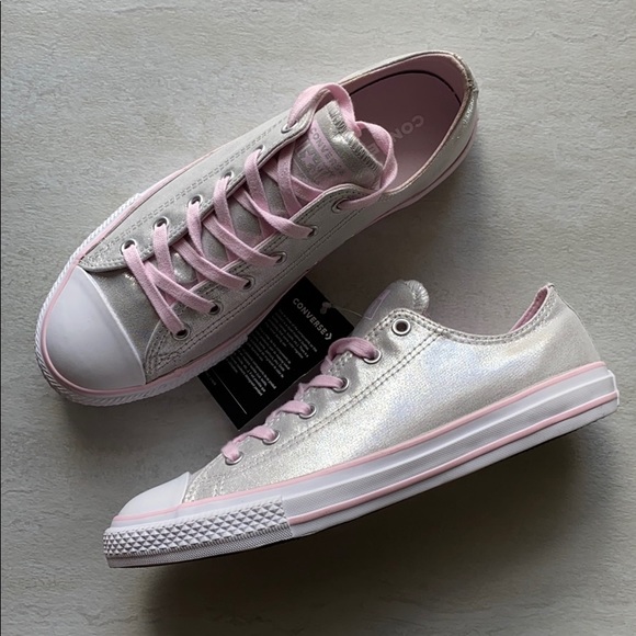 NWT converse low tops - Picture 6 of 9